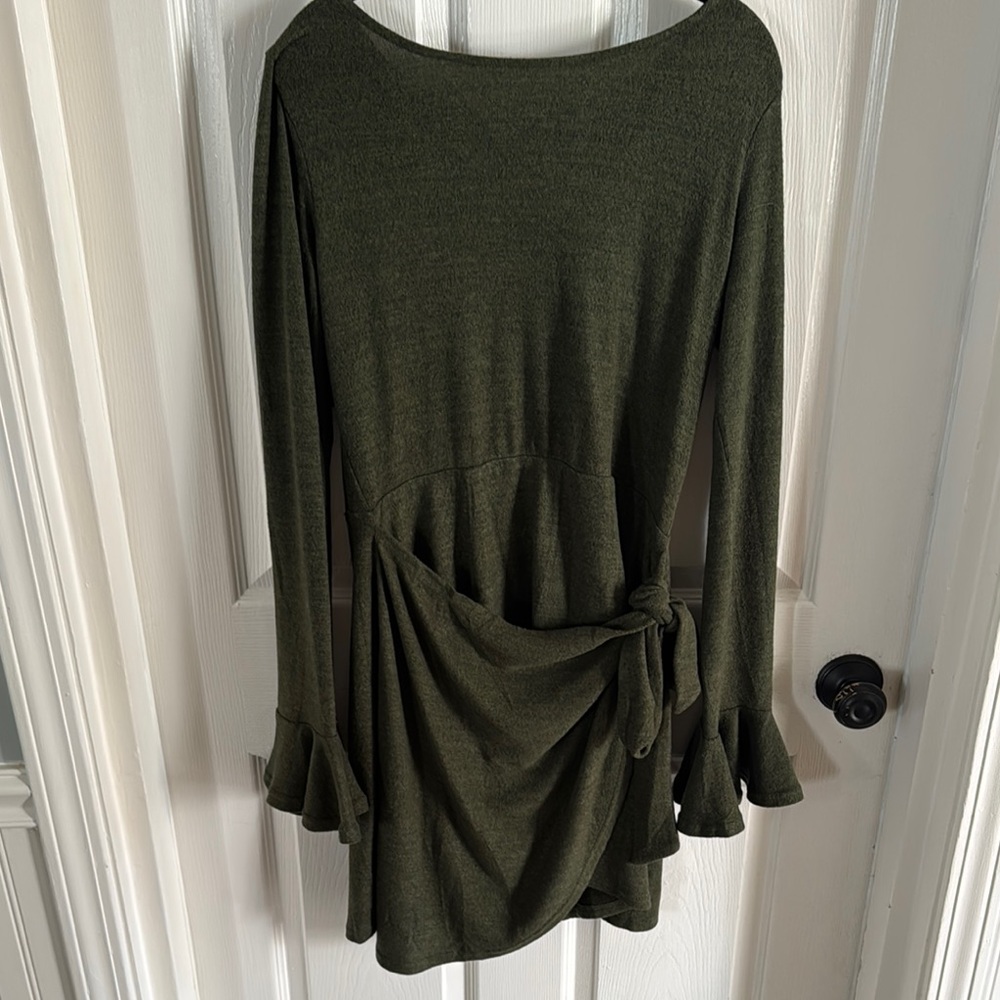 Dark Green Long Sleeve Dress with Ruffle Hem